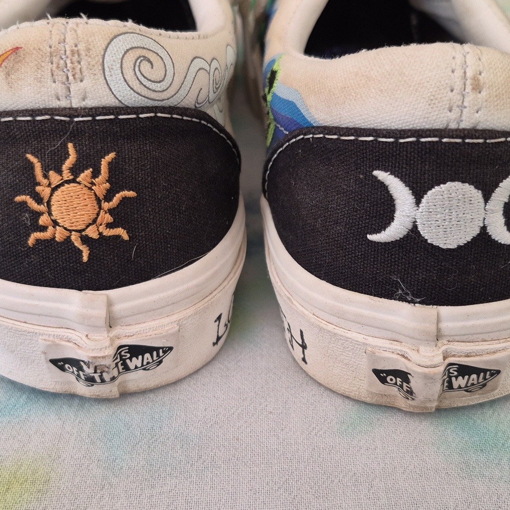 Vans - Picture 7 of 7